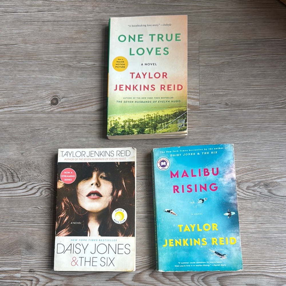 Taylor Jenkins Reid Book Set